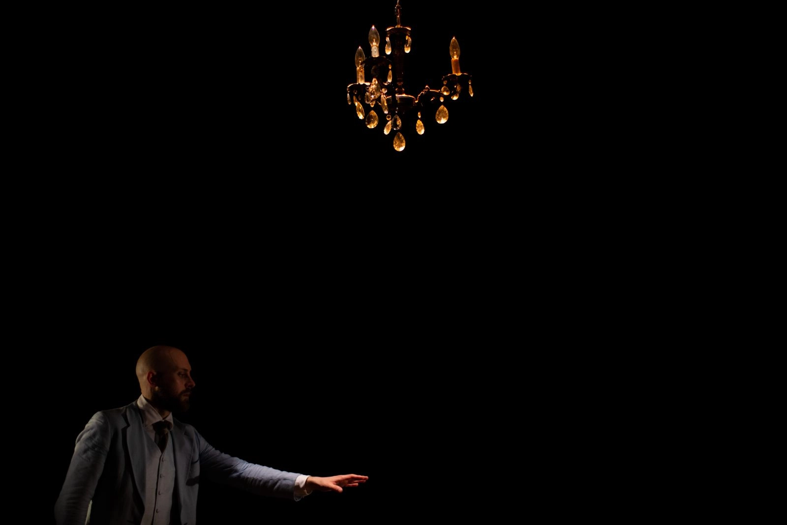 Valerio Pietrovita in L'Idiota, circo di voci per attore solo